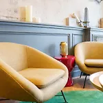 A L'hôtel Des Roys Hotel 3*