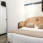 A L'hôtel Des Roys Versailles