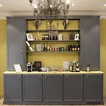 A L'hôtel Des Roys 3*