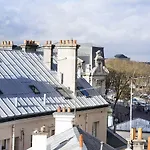 A L'hôtel Des Roys 3*