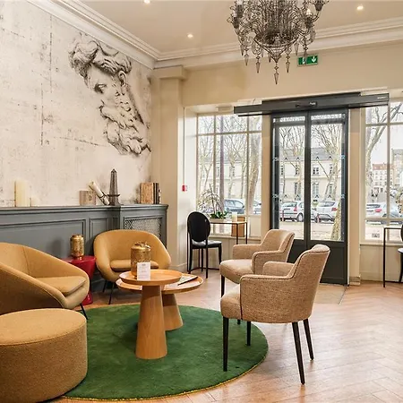 A L'hotel Des Roys Hotell 3*