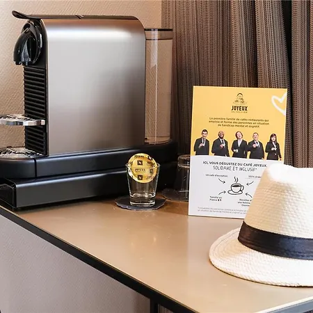 A L'hotel Des Roys Versailles