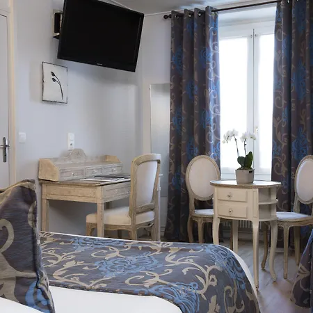 A L'hotel Des Roys