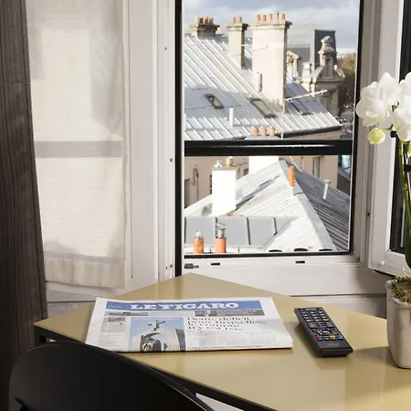 A L'hôtel Des Roys Hotel 3*