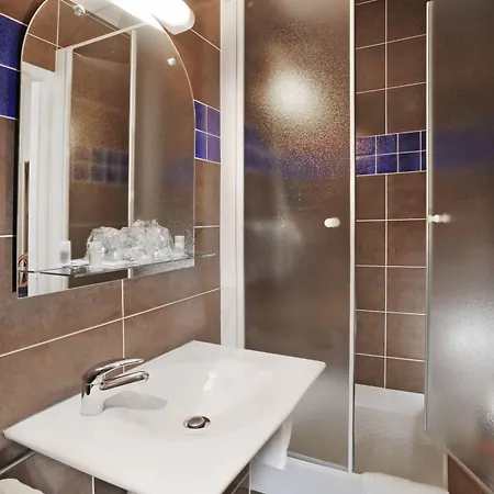 A L'hotel Des Roys Versalles