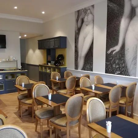 A L'hôtel Des Roys 3* Versailles