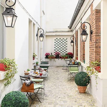 A L'hotel Des Roys 3* Versailles