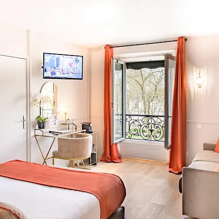 A L'hôtel Des Roys 3* Versailles