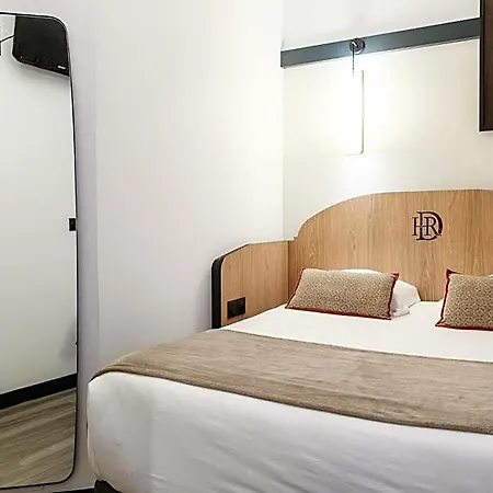 A L'hotel Des Roys 3*