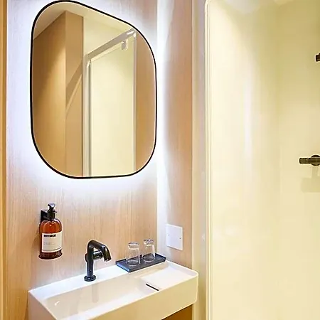 A L'hotel Des Roys 3* Βερσαλλίες