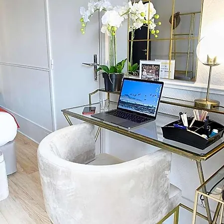 Ξενοδοχείο A L'hotel Des Roys 3*
