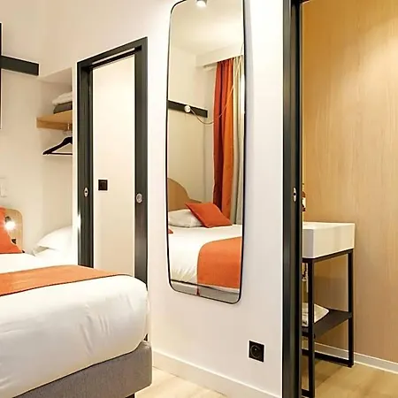 A L'hotel Des Roys 3* Βερσαλλίες