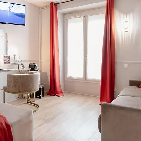 A L'hôtel Des Roys Versailles