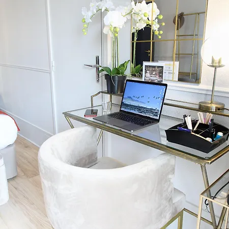 A L'hôtel Des Roys Hotel 3*