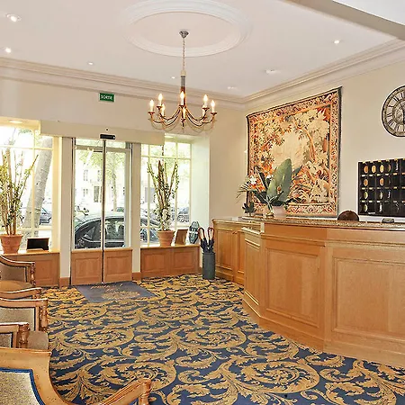 A L'hotel Des Roys Hotell 3*