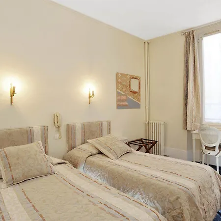A L'hôtel Des Roys Hotel 3*