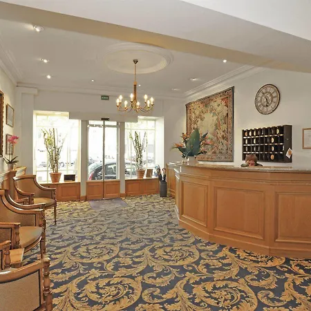Hotel A L'hôtel Des Roys 3*