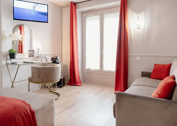A L'hotel Des Roys 3* Versailles