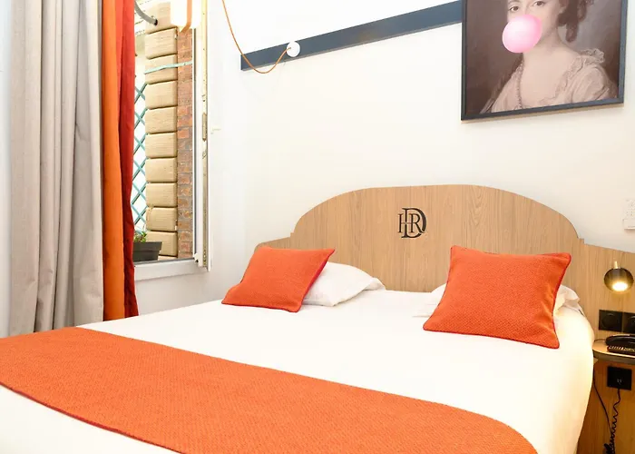 A L'hotel Des Roys Отель 3*