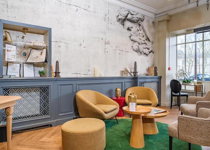 A L'hotel Des Roys Версаль