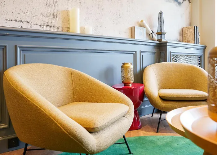 A L'hotel Des Roys Отель 3*