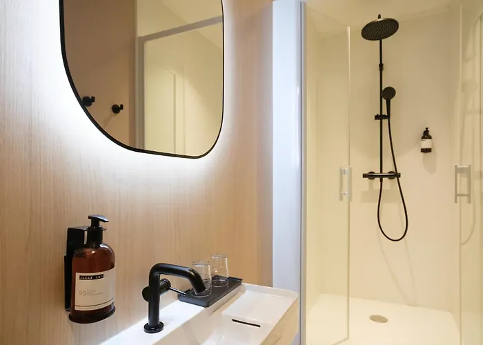 A L'hotel Des Roys Hotel Versailles