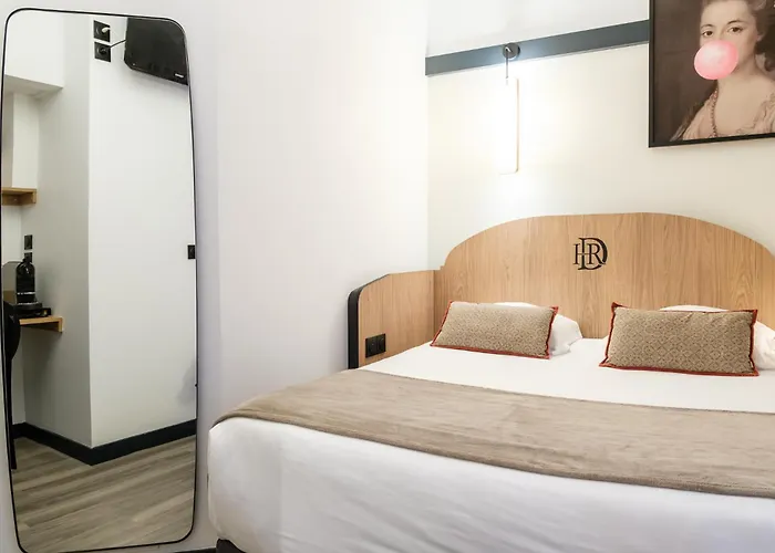 A L'hotel Des Roys Версаль