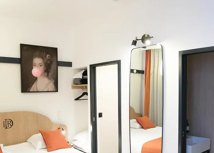 A L'hotel Des Roys 3* Versailles