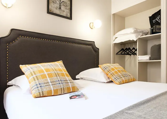 A L'hotel Des Roys Отель Версаль