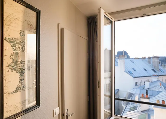 A L'hotel Des Roys 3*