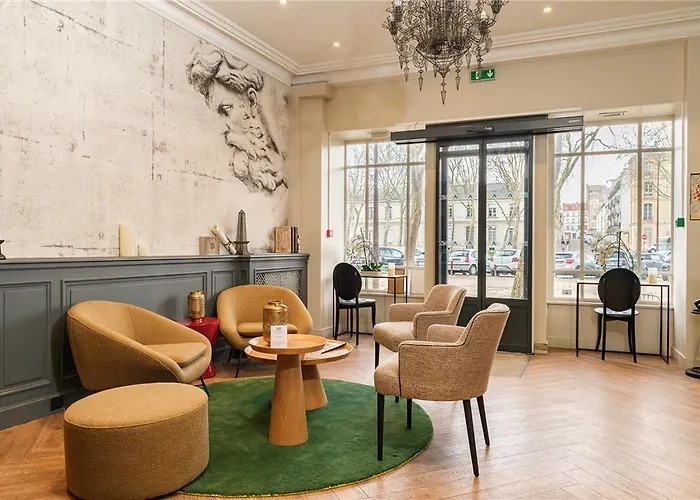 A L'hotel Des Roys Отель 3*