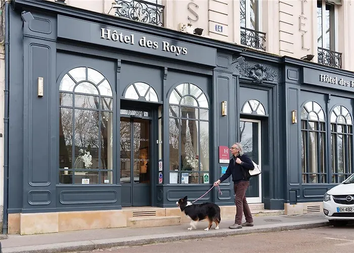 A L'hotel Des Roys 3*