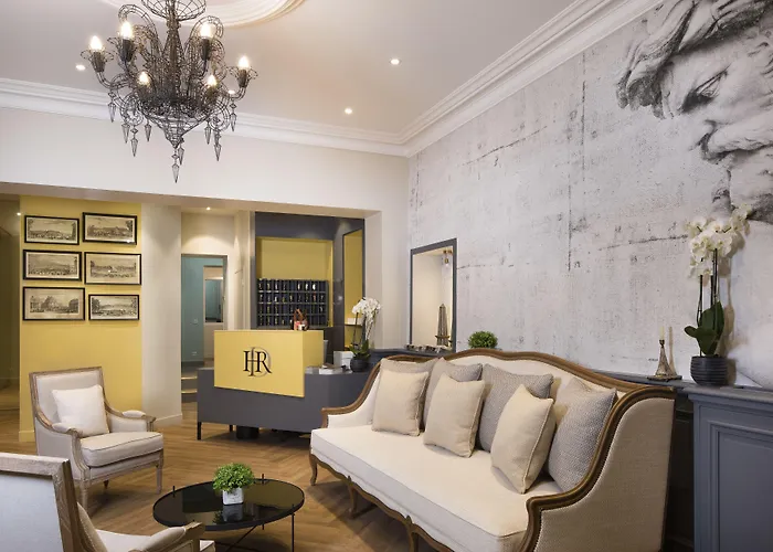 A L'hotel Des Roys Versailles