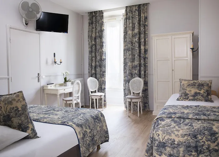 A L'hotel Des Roys 3*