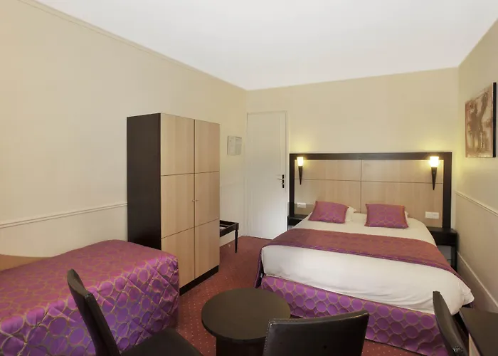 A L'hotel Des Roys Отель