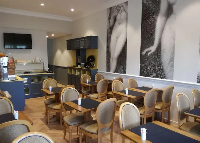 A L'hotel Des Roys 3* Версаль