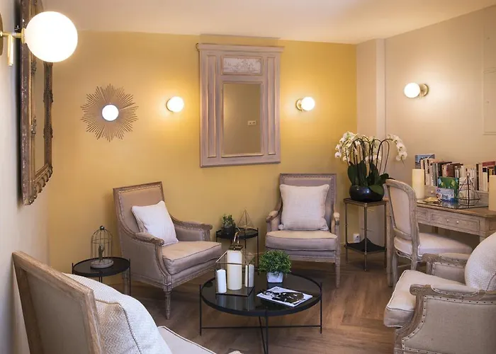 A L'hotel Des Roys 3*