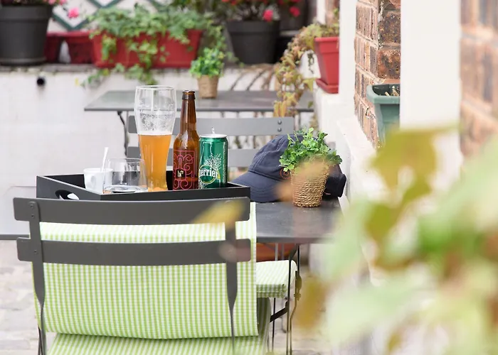 A L'hotel Des Roys 3* Версаль