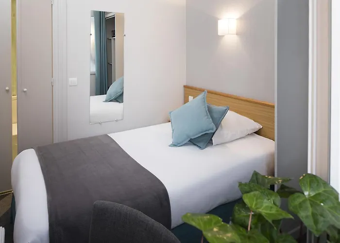 A L'hotel Des Roys Hotel