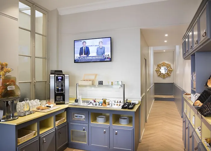 A L'hotel Des Roys Версаль