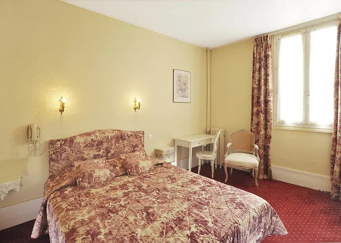 A L'hotel Des Roys Отель Версаль